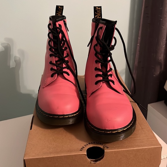 Child size 7 Pink Dr. Martens combat boots - Picture 3 of 5